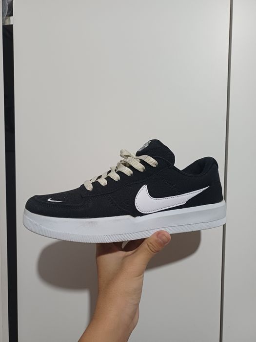 Продам кроссовки