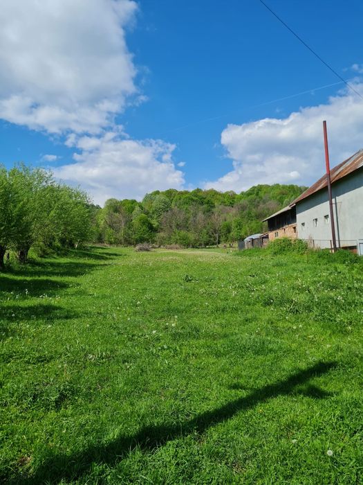 Teren intravilan de vânzare