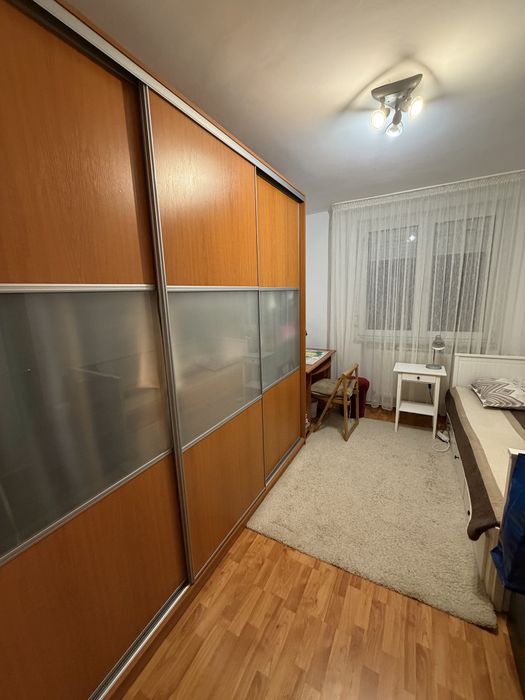 Inchiriez apartament 3 camere Piatra Neamt