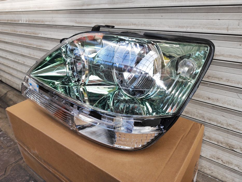 Фара Лексус RX 300