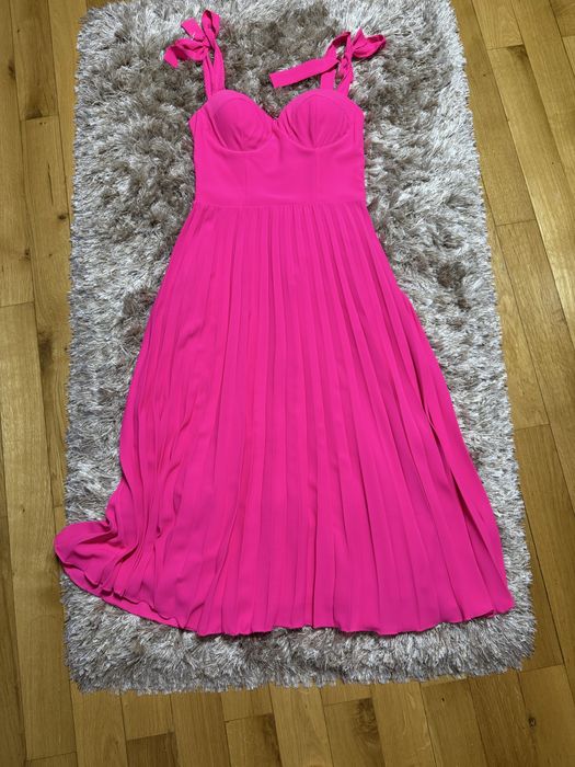 Rochie pink noua, marimea 36