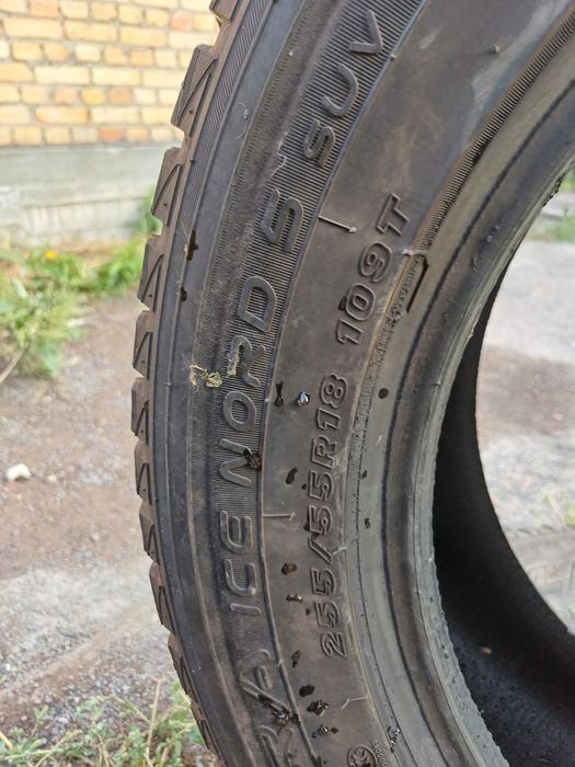 Продам резину 255/55 R18 109T