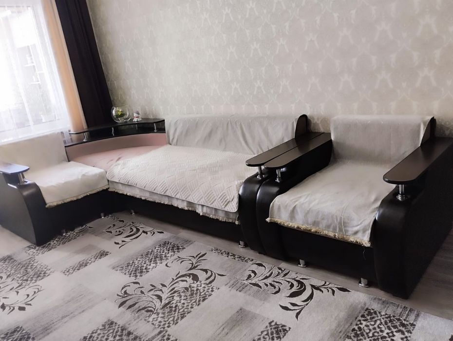 Продам диван угловой и кресло
