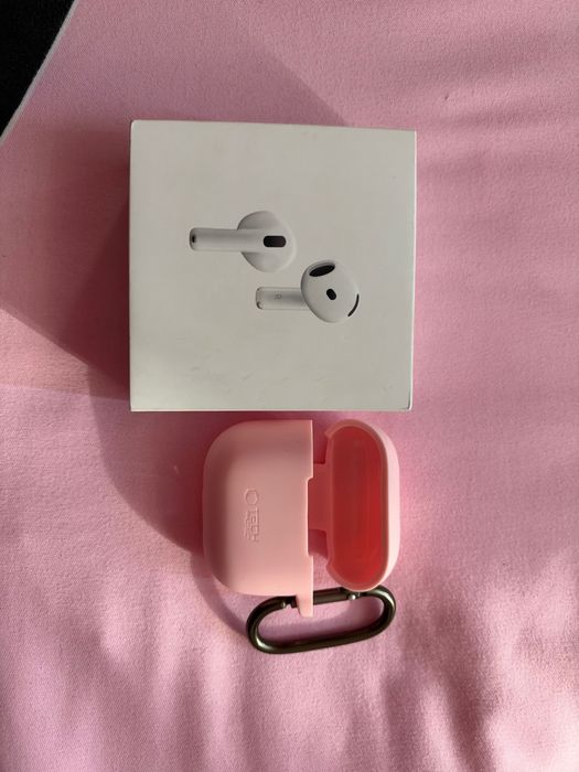 Apple AirPods 4 с Active Noise Cancellation (ANC)