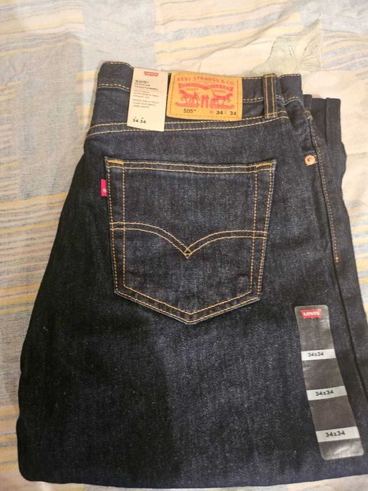 Продам джинсы Levi's 505