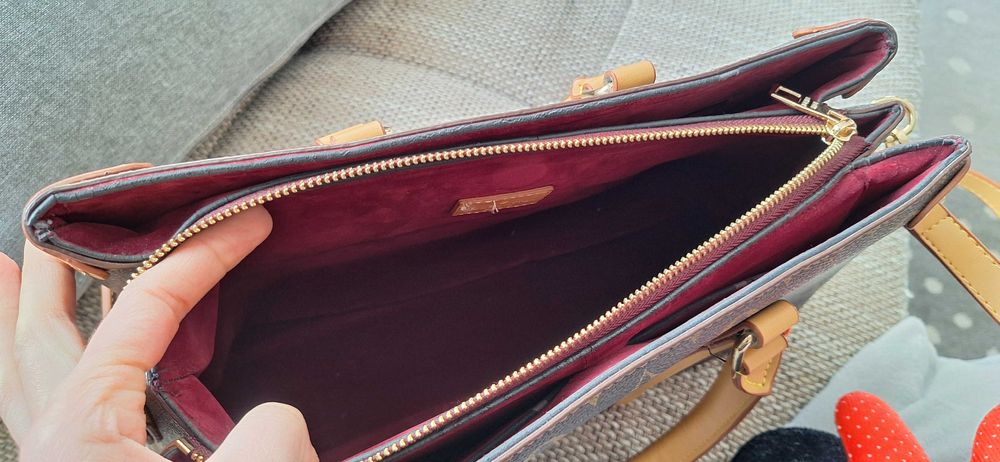 Стилна дамска чанта