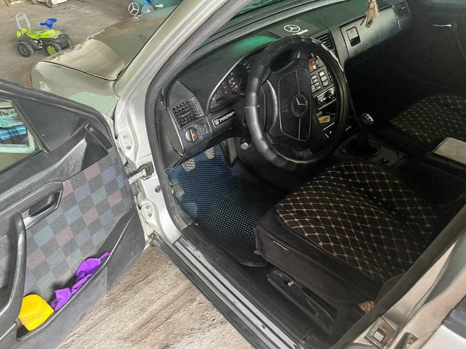 Продаётся Мерседес С200