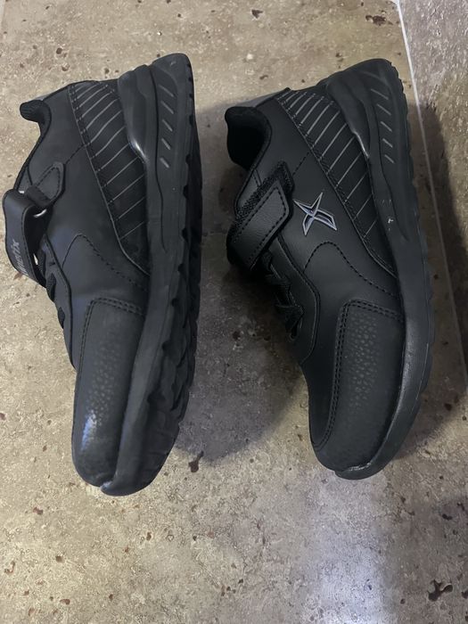 Adidasi Kinetix marime 35, impecabili