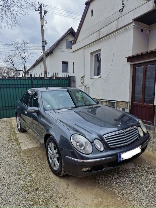 Mercedes E-Class W211 E200