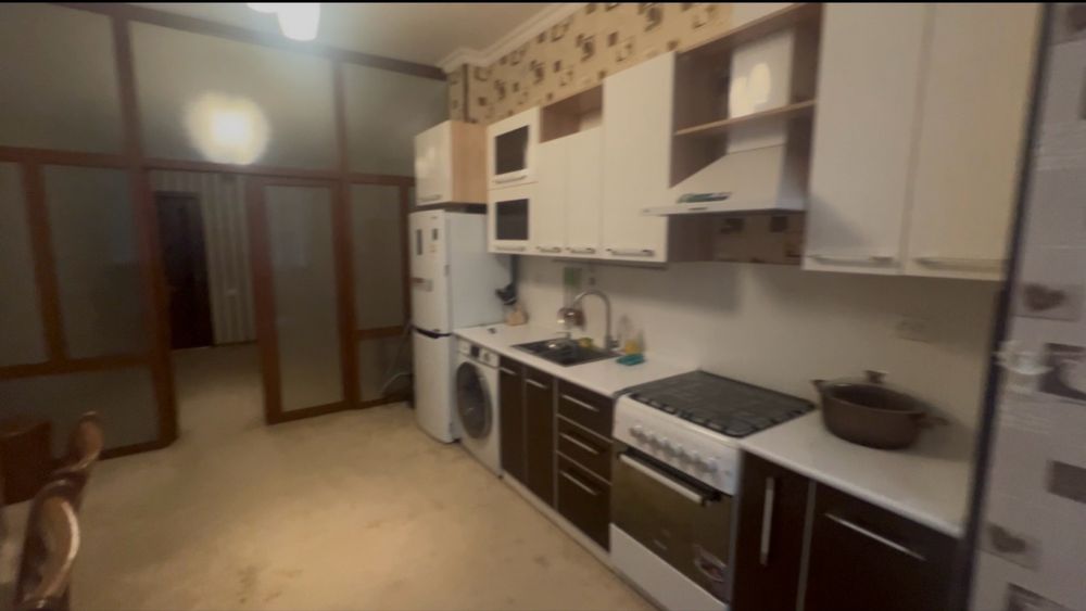 3 хонали квартира (Жиззах шаҳрида) ижарага берилади!