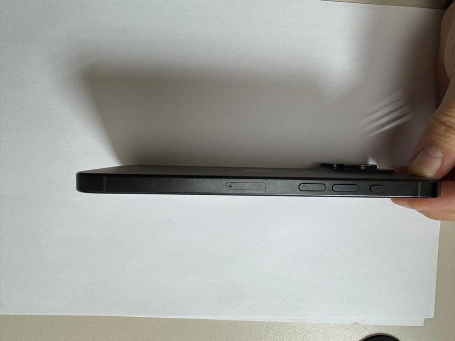 Продам iphone 16 pro max на гарантии
