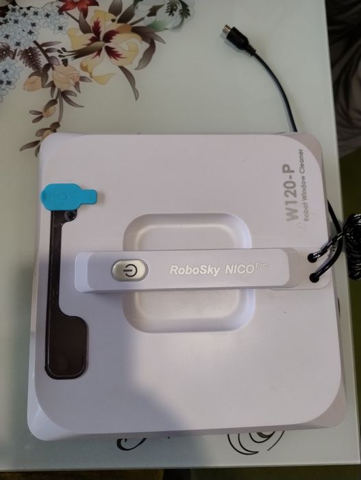 Робот за чистене на прозорци