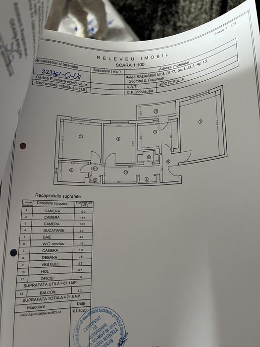 Vand apartament 3 camere..