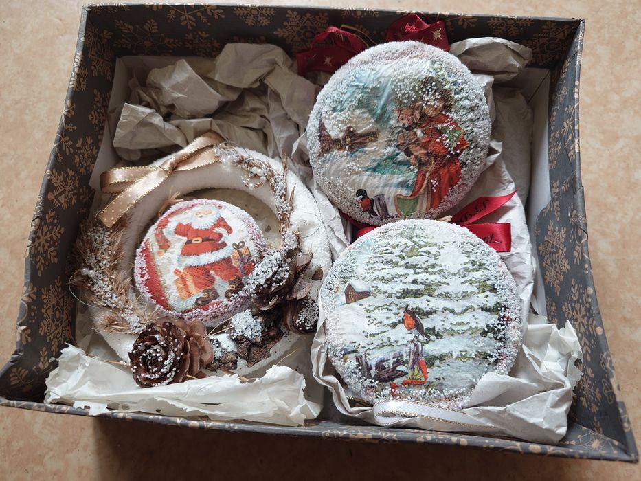 Ръчно изработени коледни играчки