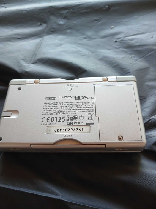продавам Nintendo ds lite
