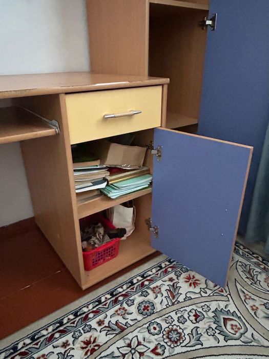 письменный стол со шкафами (стенка).