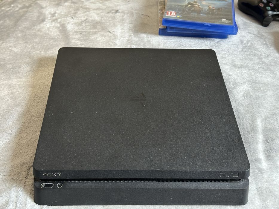 Ps 4 slim с два контролера