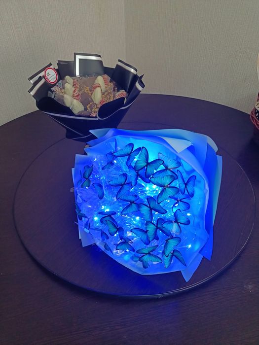 Светящие бабочки букет