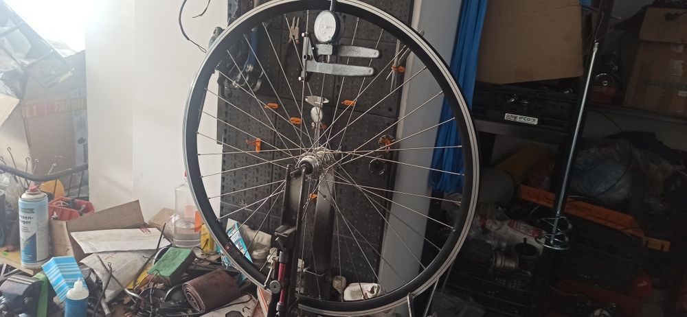 Roata 28 pe rulmenți capsulati