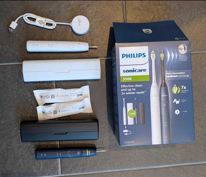 Електрическа четка за зъби Philips Sonicare 5500, 2 бр,модел HX7119/01