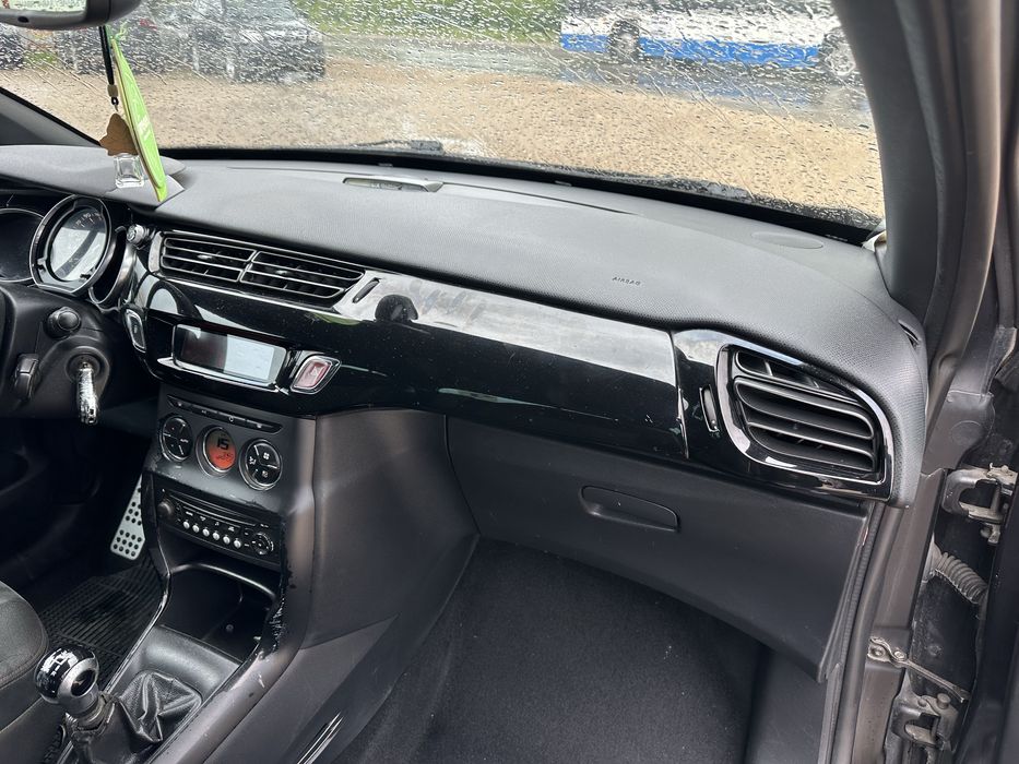 Ситроен DS3 1.4hdi - На Части!!!