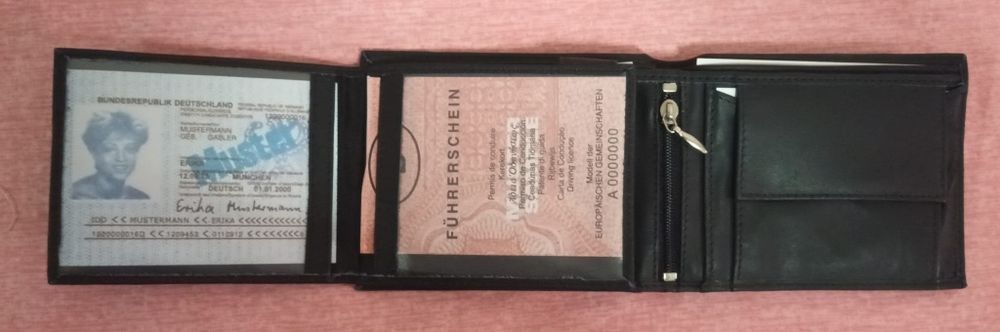 Portofele noi din piele naturala