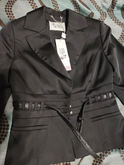 Продам офисный костюм