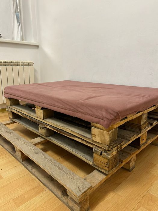 Диваны из палетов