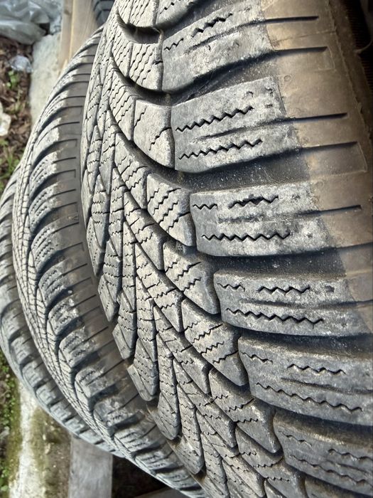 Джанти с гуми и тасове Skoda 5x120 65.1 / 205 55 16 Зимни Bridgeston