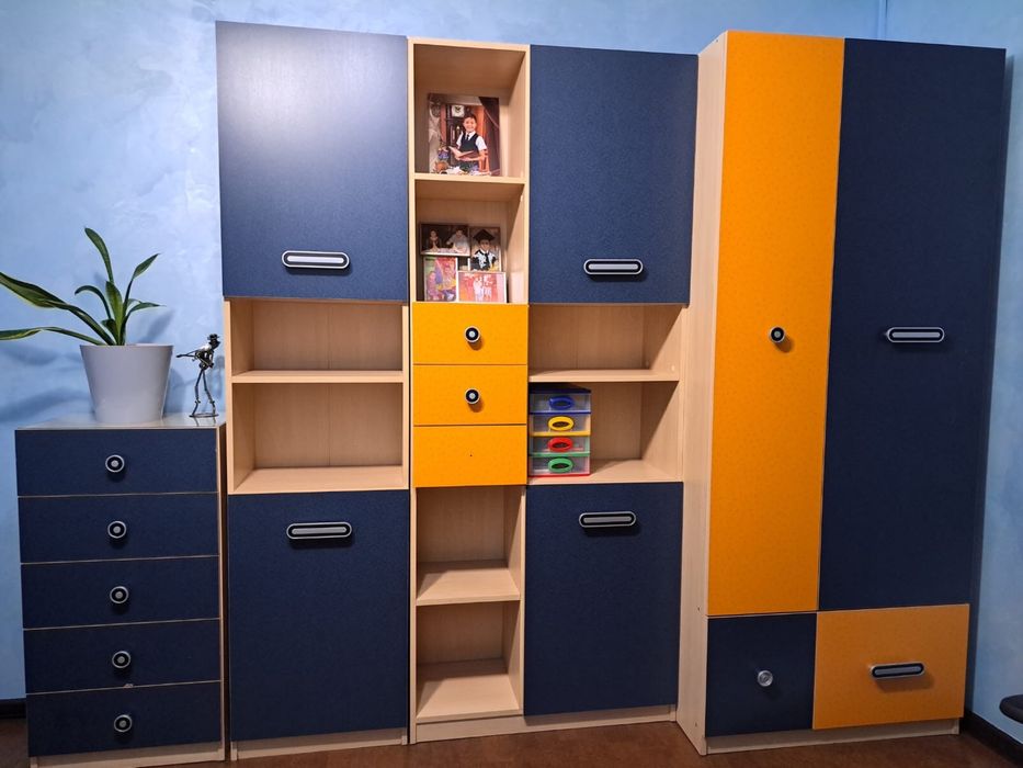 СРОЧНО! Детская мебель для спальни: кровать, стол, шкаф, комод, полка