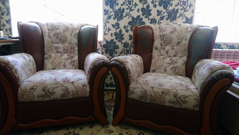 Мягкая мебель .диван кровать и два кресла.