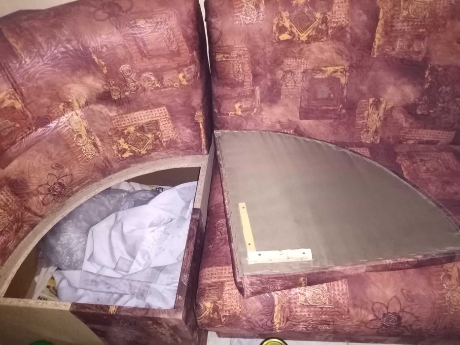 Кухненски ъглов диван с функция за сън