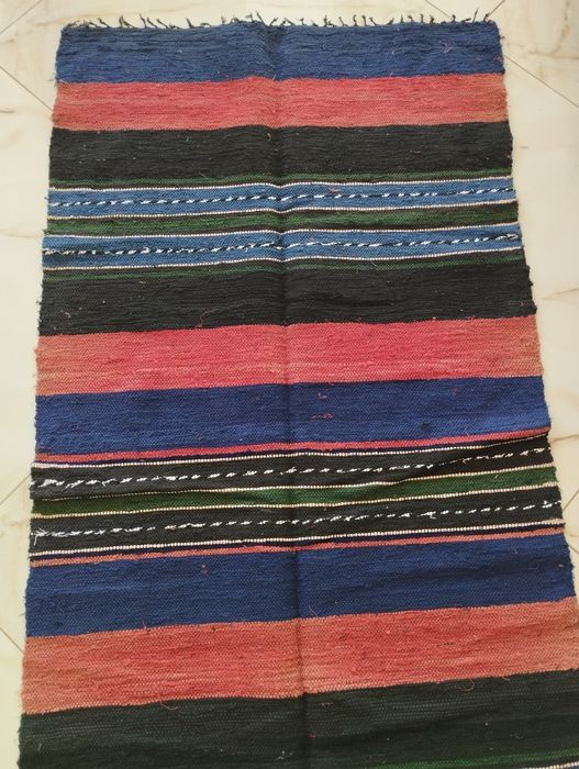 Нови ръчно тъкани черги