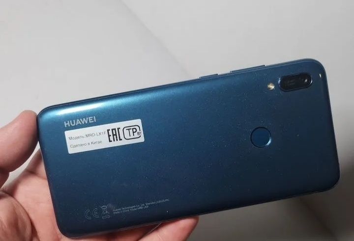 Huawei y6 2019 смартфон