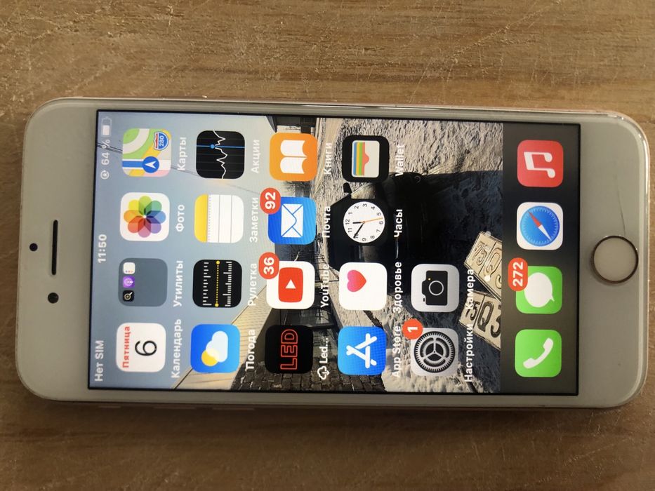 Iphone 8 batarrka almashgan ekran almashgan islashi yaxshi surochni