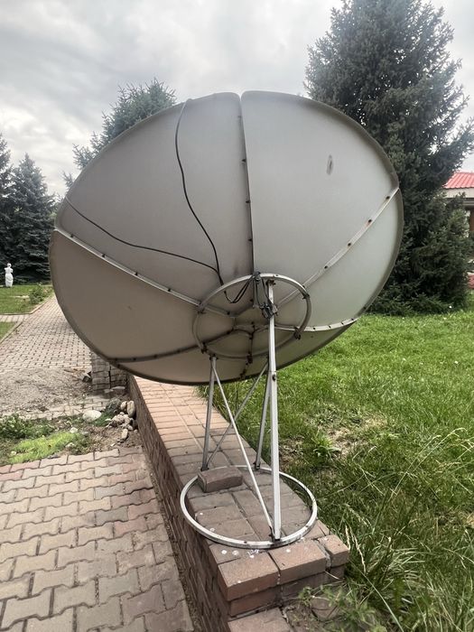 Спутниковые антенны за  2 шт