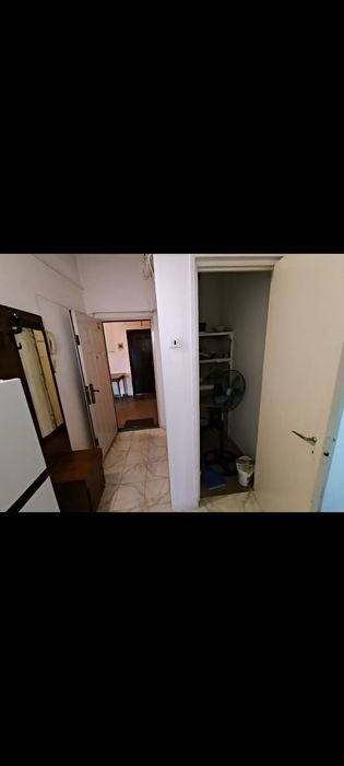 Închiriez garsonieră