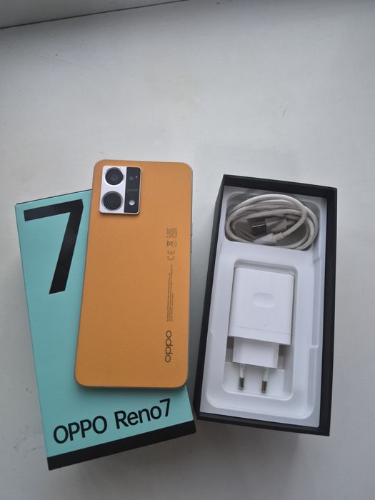 Oppo Reno 7 12/128 gb идеал без царапин и сколов  полный комплект