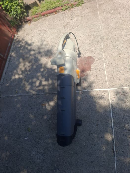 Suflanta telescopica marca RYOBI