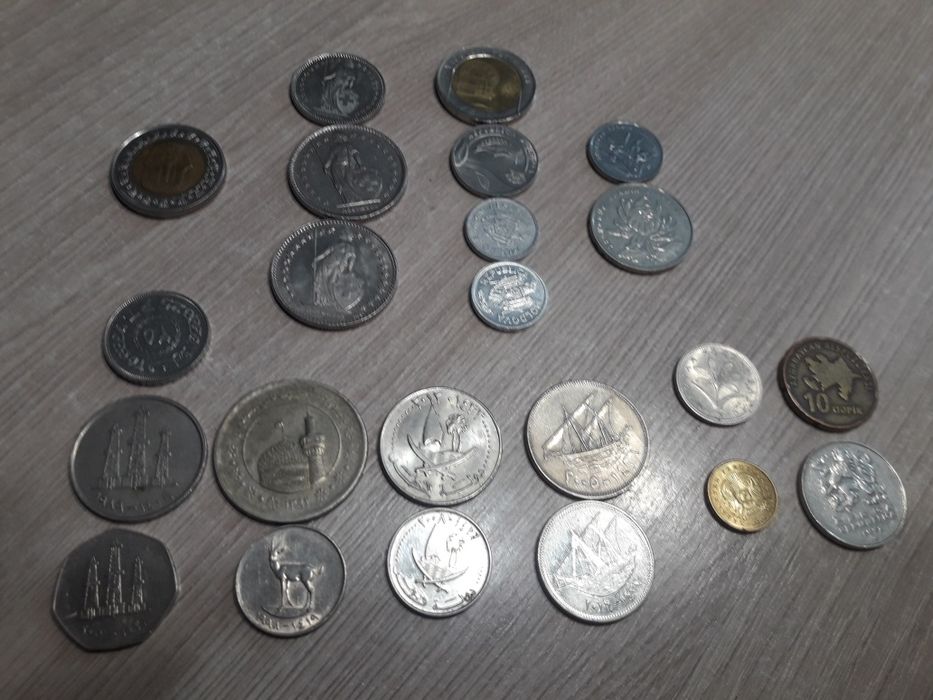 Продам набор монет