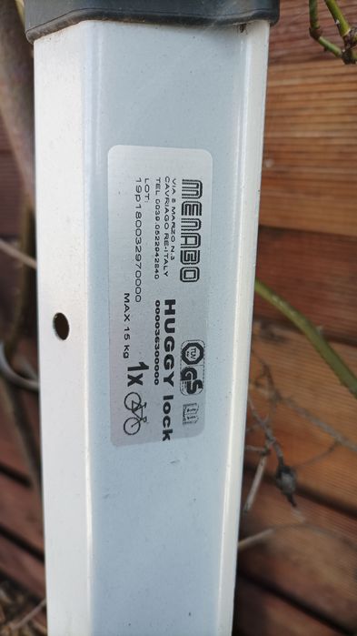 Bare+3 suporti biciclete Menabo Huggy