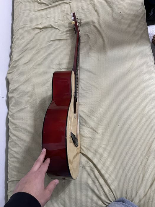 Продается гитара