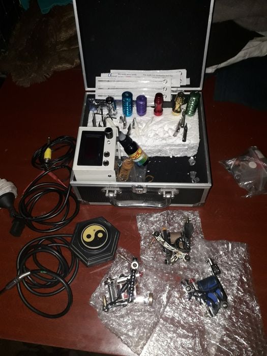 Продам набор для татуировки с каталогами.