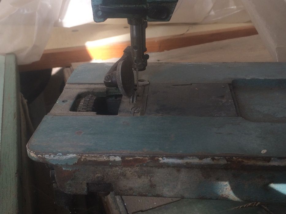 Продается швейная машинка по коже