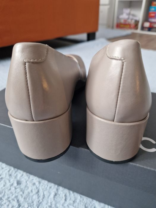 Noi! Pantofi cu toc Ecco 40