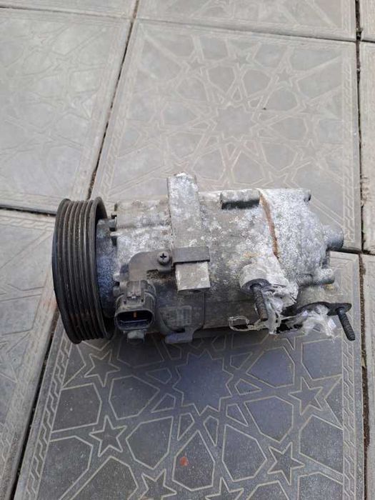 Компрессор кондиционера Kia K5 TF