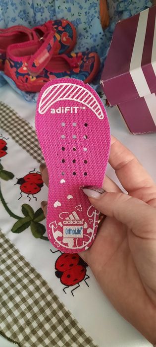 Фирменные кроссовки ADIDAS размер 21
