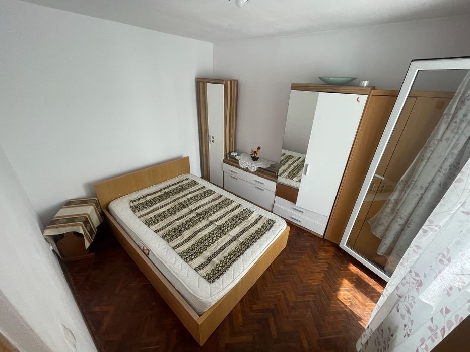 Inchiriez apartament 2 camere in Bistrita, str Artarilor( zona Decebal).