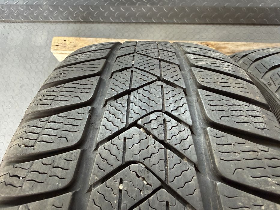 4бр. Зимни Гуми С Борд 215/55R/17 -PIRELLI- DOT:4220- 5.9мм.