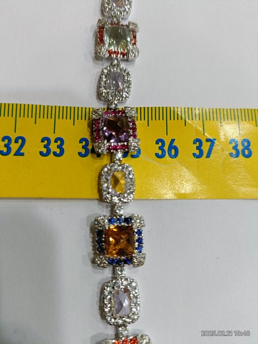 Vind brățară din aur 18kt cu diamante și safire